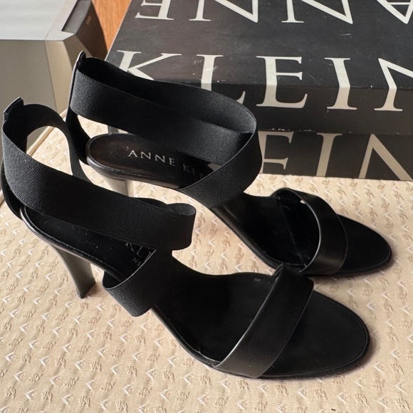 Anne Klein Oscar Blk Sandal Sz 7.5 - Picture 1 of 4